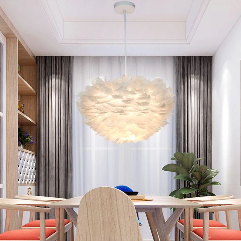 Fjäderlampa – Modern nordisk taklampa med mjukt sken för sovrum, vardagsrum & café