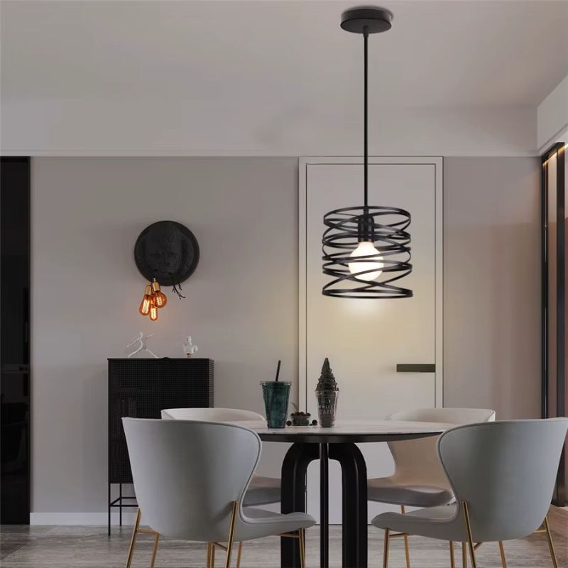 Industriell spiralformad taklampa – justerbar, stilren och funktionell