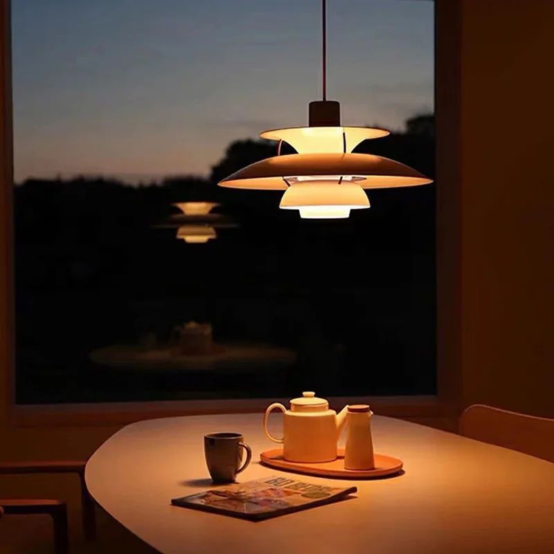 Färgglad Dansk Design Taklampa – Skandinavisk elegans möter funktion
