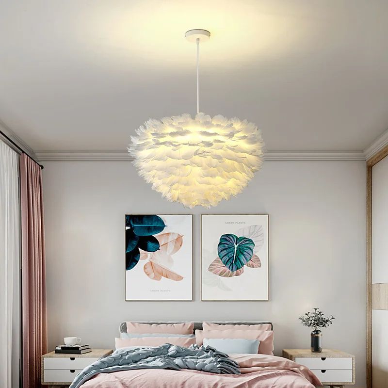 Fjäderlampa – Modern nordisk taklampa med mjukt sken för sovrum, vardagsrum & café