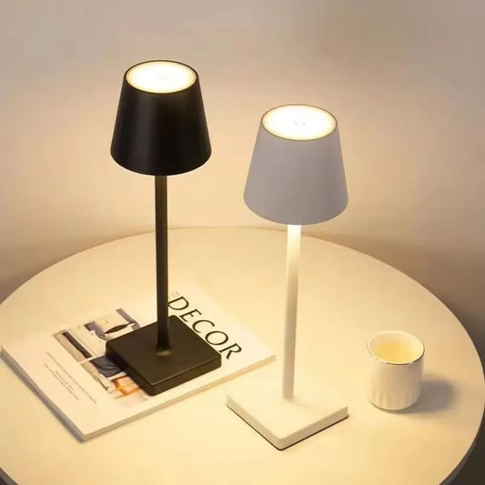 Modern och Stilren Uppladdningsbar LED Bordslampa - Perfekt för Hem och Restaurang