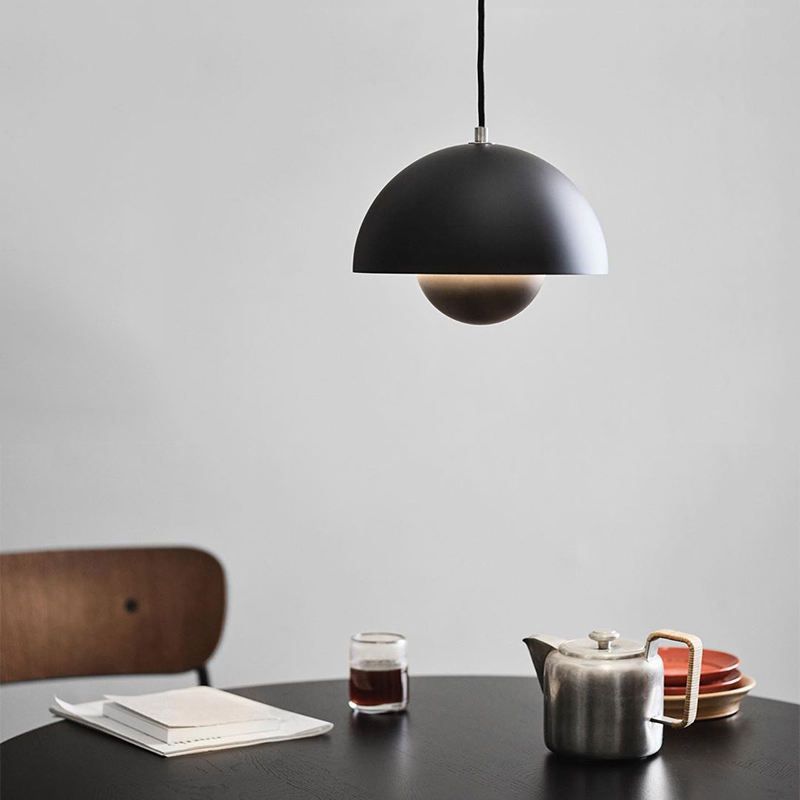 Modern Taklampa i Metall - Elegant & Tidlös Design